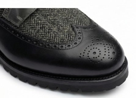 The New Yorker (Black Herringbone)